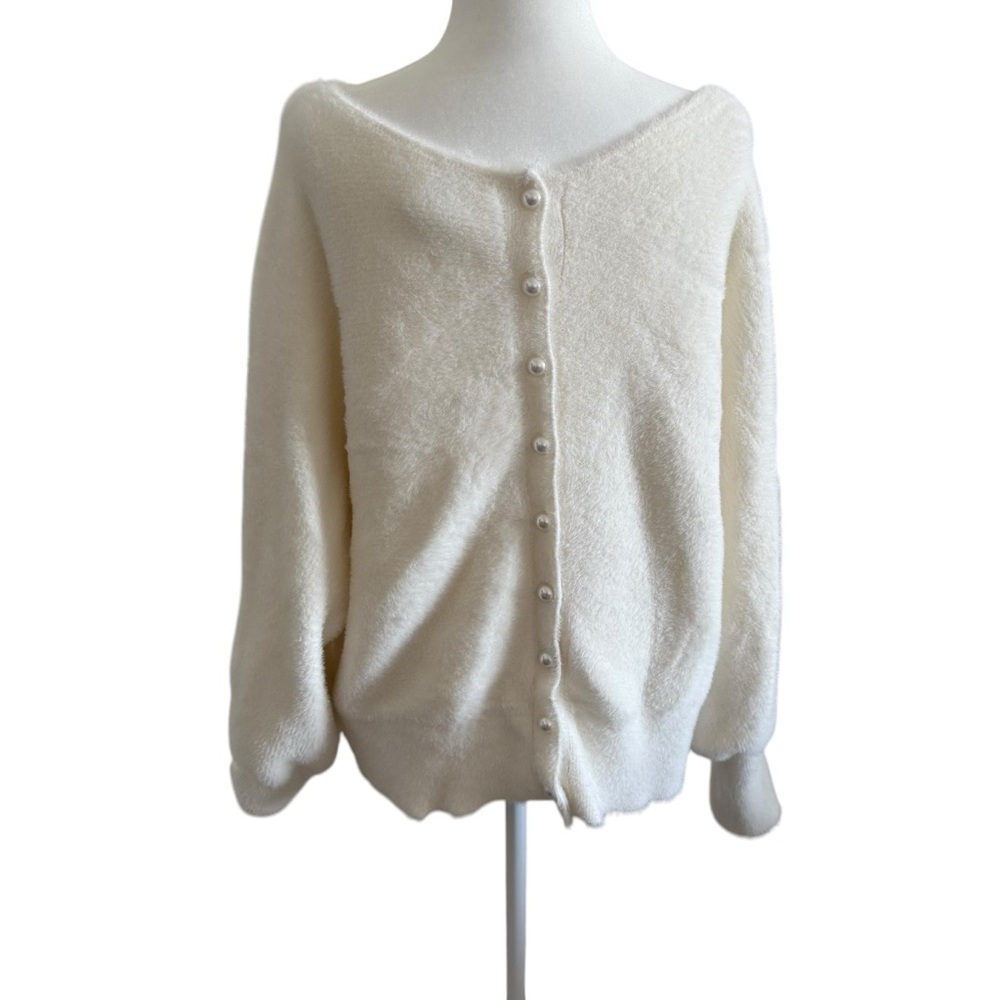 Joie NWOT Elegant White Women's Sweater cardigan with pearls XL fuzzy - Picture 7 of 12